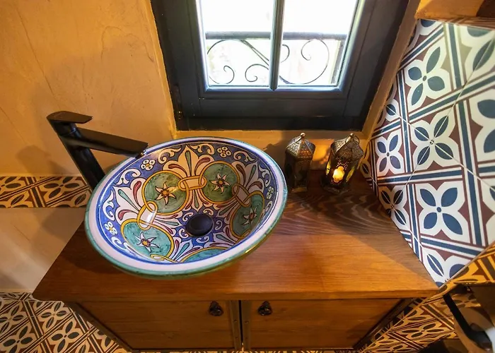 Nomad Studios, Kapana Pensión