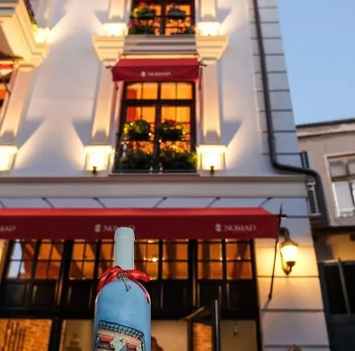 Nomad Studios, Kapana Pensión