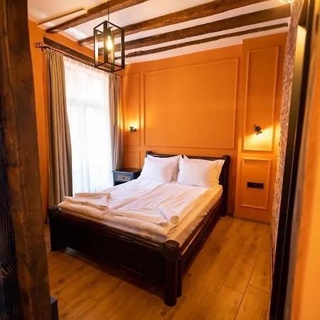 Nomad Studios, Kapana 게스트하우스 3*