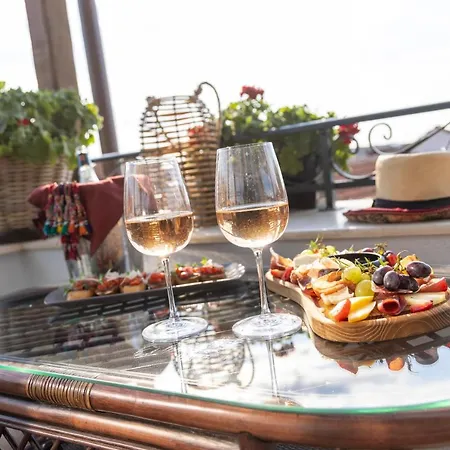 Nomad Studios, Kapana Pensión