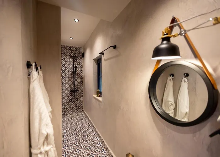 בית הארחה Nomad Studios, Kapana 3*