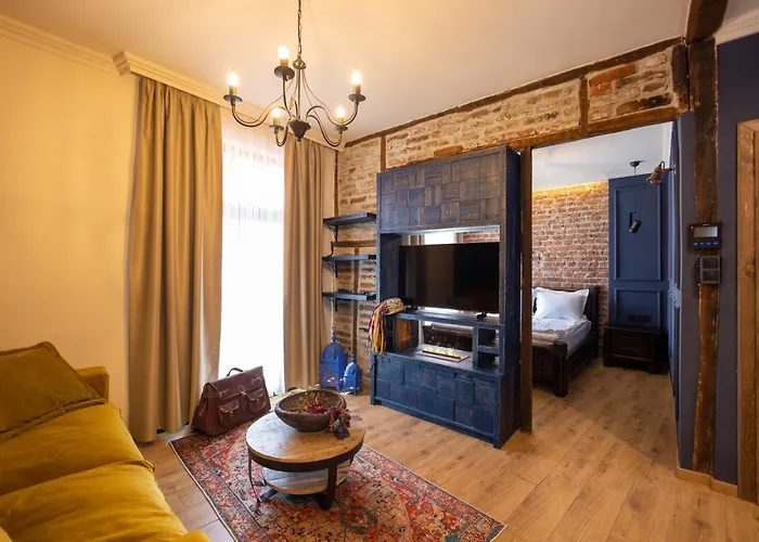 Konukevi Nomad Studios, Kapana 3*