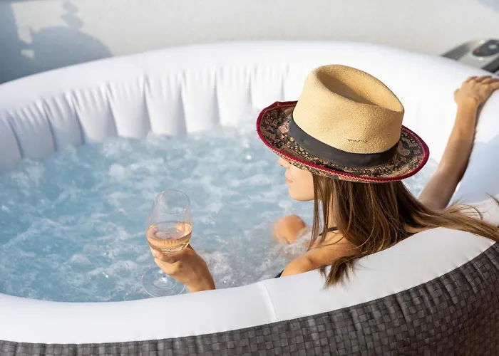 Nomad Studios, Kapana בית הארחה 3*