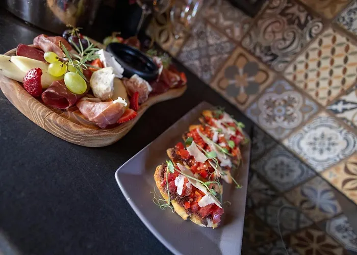 Nomad Studios, Kapana Konukevi