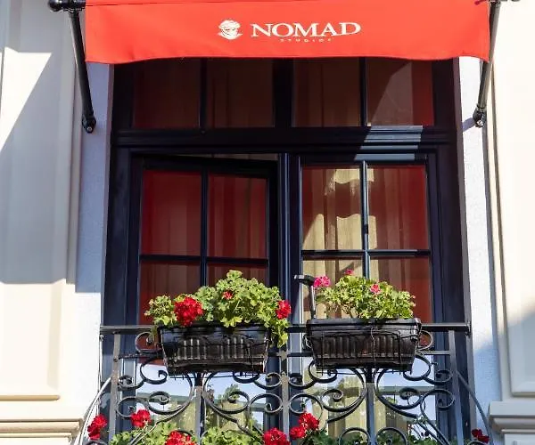Nomad Studios, Kapana