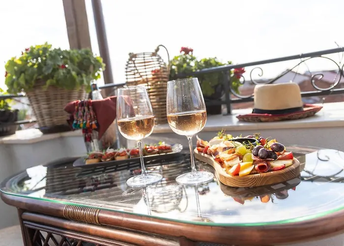 Nomad Studios, Kapana Konukevi